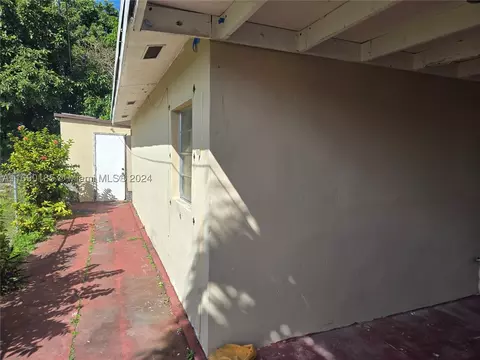961 E 32nd St, Hialeah, FL 33013 photo 27