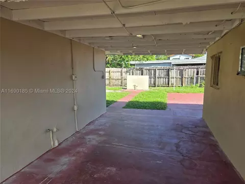 961 E 32nd St, Hialeah, FL 33013 photo 21