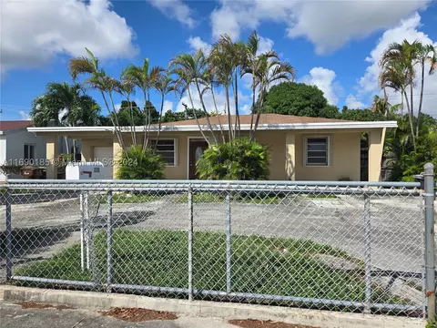 961 E 32nd St, Hialeah, FL 33013 photo 3