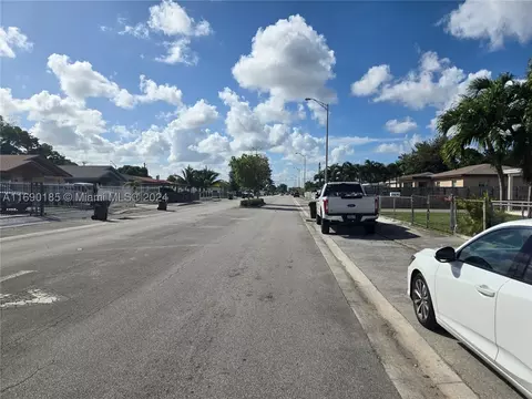 961 E 32nd St, Hialeah, FL 33013 photo 33