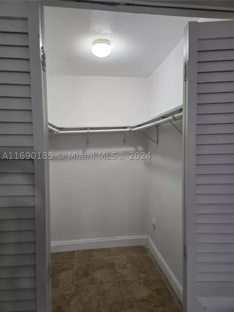 961 E 32nd St, Hialeah, FL 33013 photo 15