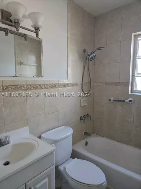 961 E 32nd St, Hialeah, FL 33013 photo 20