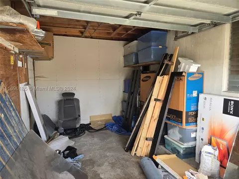 961 E 32nd St, Hialeah, FL 33013 photo 30