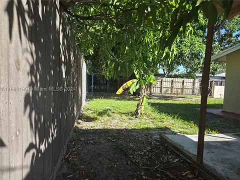 961 E 32nd St, Hialeah, FL 33013 photo 23