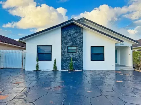 3129 W 73rd Pl, Hialeah, FL 33018 photo 1