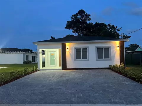 910 NW 4th Ave, Hallandale Beach, FL 33009