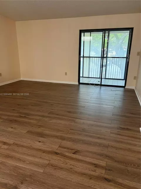 10869 W Clairmont Cir #209, Tamarac, FL 33321