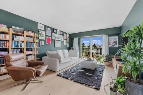 1000 Michigan Ave #405, Miami Beach, FL 33139