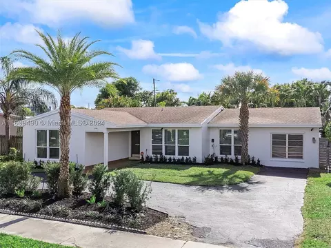 2144 NE 68th St, Fort Lauderdale, FL 33308