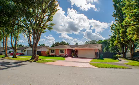 13490 SW 99th Ter, Miami, FL 33186