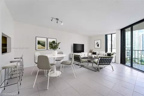 520 Brickell Key Dr #A1812, Miami, FL 33131