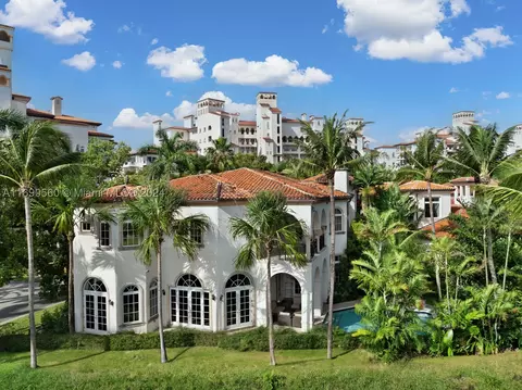 6923 Valencia Dr, Miami Beach, FL 33109