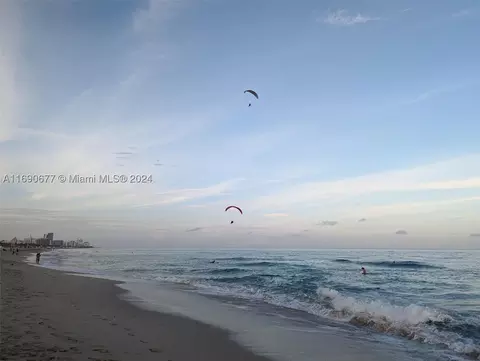 5555 Collins Ave #9F, Miami Beach, FL 33140