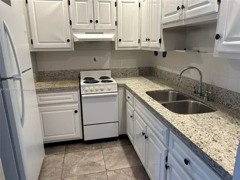 22 SE 3rd Ter #31, Dania Beach, FL 33004