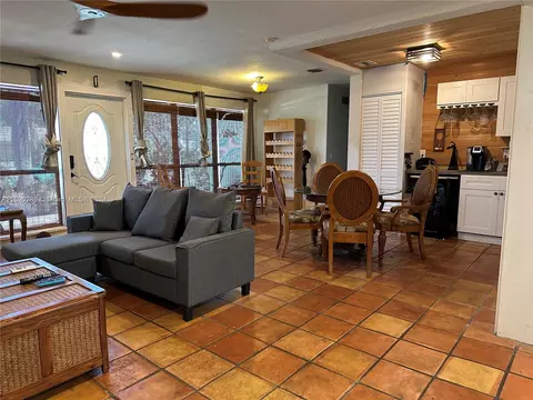 922 Mission Hill Rd, Boynton Beach, FL 33435