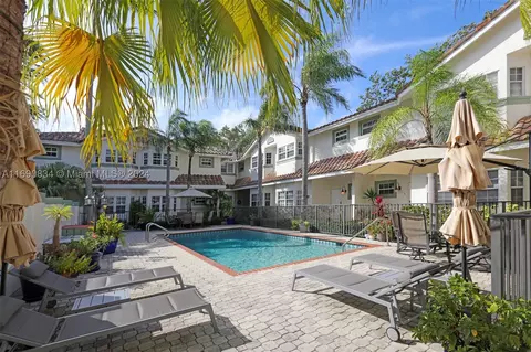 633 NE 9th Ave #9, Fort Lauderdale, FL 33304