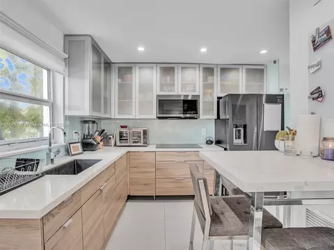 750 Michigan Ave #201, Miami Beach, FL 33139