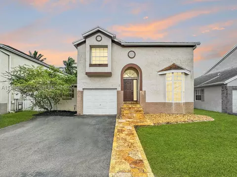 10790 SW 11th Dr, Davie, FL 33324