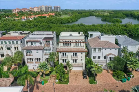 5848 Paradise Point Dr, Palmetto Bay, FL 33157