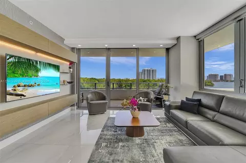 16385 NE Biscayne Blvd Apt 307 2parking #307 +2PARKING, North Miami Beach, FL 33160