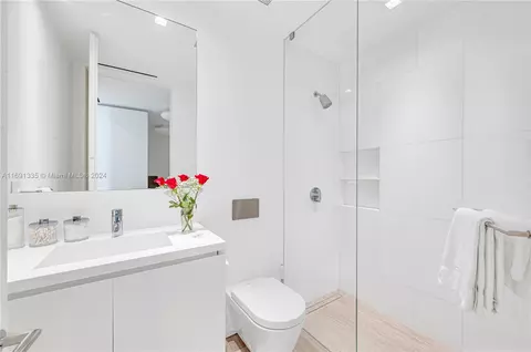 Bath - 9111 Collins Ave #N-PH6, Surfside, FL 33154 photo 8 of 9