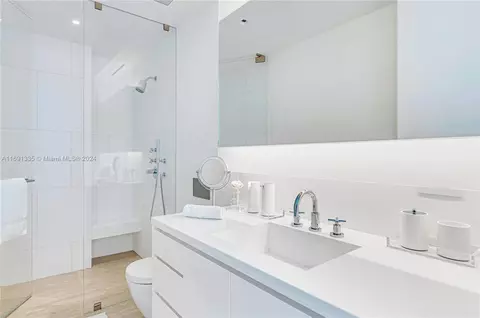 Bath - 9111 Collins Ave #N-PH6, Surfside, FL 33154 photo 7 of 9