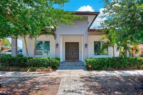 5860 SW 39th Ct, Davie, FL 33314
