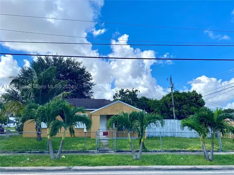 120 NE 7th Ave, Hialeah, FL 33010