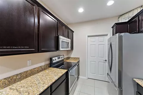 3223 Hemingway Dr, Jupiter, FL 33458 photo 9