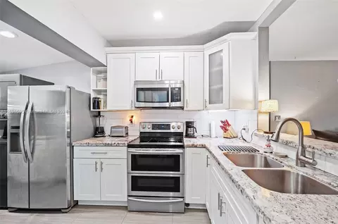 501 SW 14th St, Fort Lauderdale, FL 33315