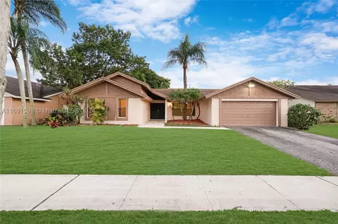 7478 NW 49th Pl, Lauderhill, FL 33319