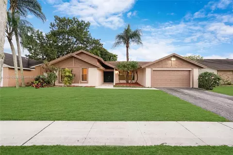 7478 NW 49th Pl, Lauderhill, FL 33319