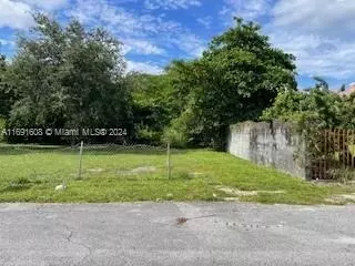 2467 NW 61st St, Miami, FL 33142