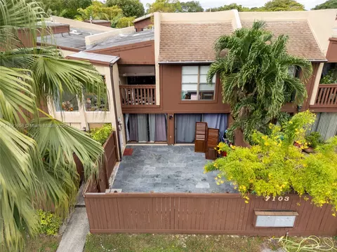 7103 SW 115th Pl #D-26, Miami, FL 33173