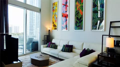 300 S Biscayne Blvd #LOFT 818, Miami, FL 33131