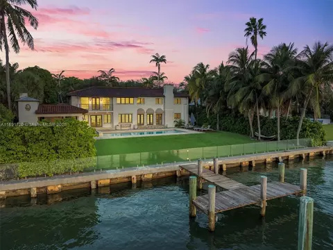 586 Sabal Palm Rd, Miami, FL 33137
