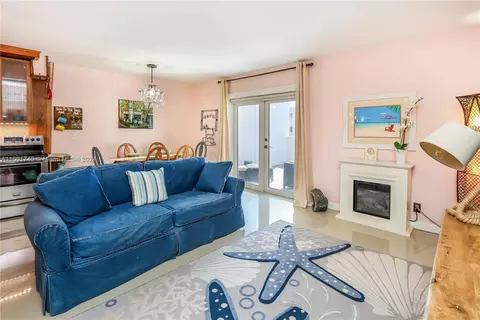 320 S Surf Rd #202, Hollywood, FL 33019
