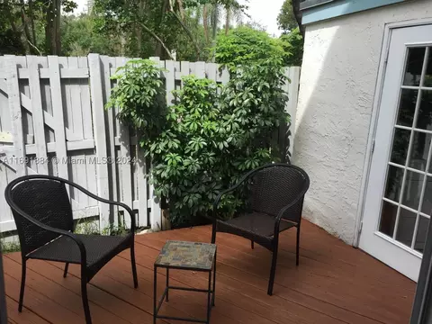 1369 Cottonwood Cir #1, Weston, FL 33326