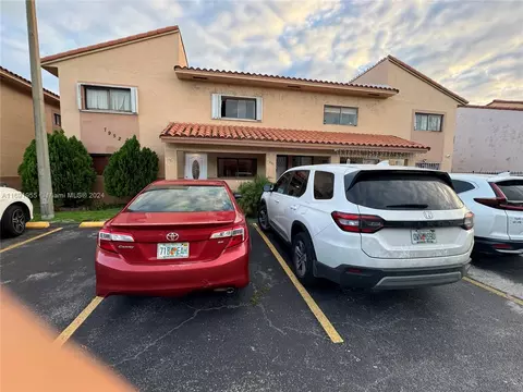 7952 W 29th Way #101, Hialeah, FL 33018