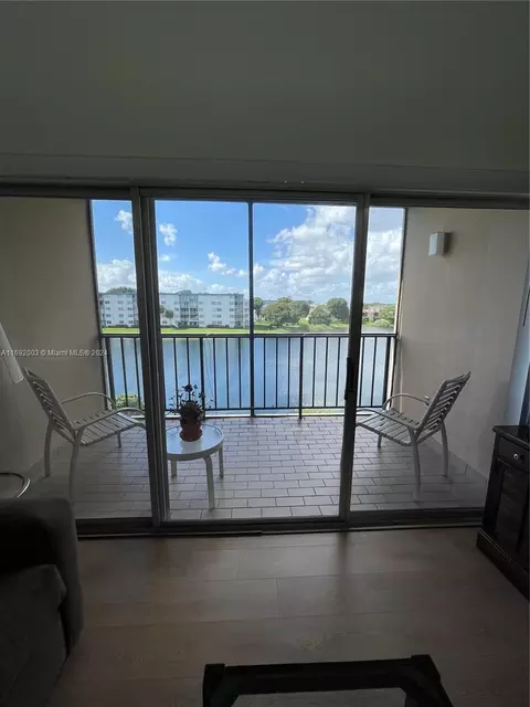 502 NW 87th Ave #407, Miami, FL 33172