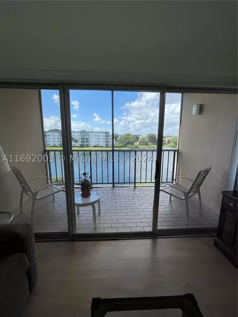 502 NW 87th Ave #407, Miami, FL 33172