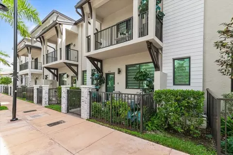 4281 NW 83rd Path, Doral, FL 33166