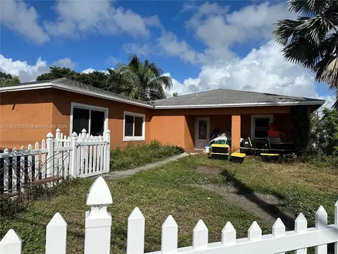 799 NE 39th St, Oakland Park, FL 33334