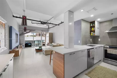 1200 West Ave #PH21, Miami Beach, FL 33139