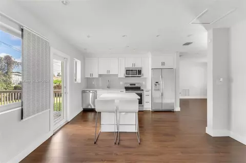 51 NW 56th Ct, Oakland Park, FL 33309