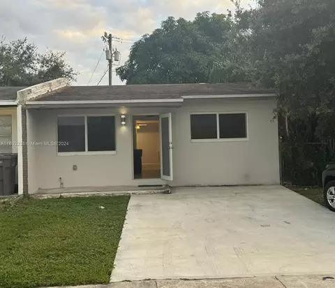 5460 SW 38th Ct, West Park, FL 33023