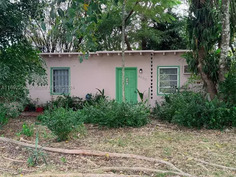 9000 SW 156th St, Palmetto Bay, FL 33157