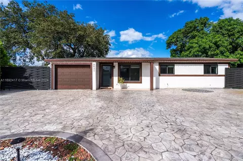 6531 Lincoln St, Hollywood, FL 33024