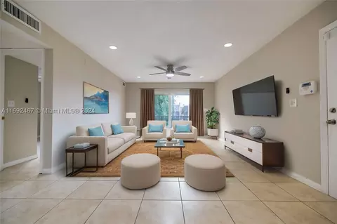 2832 NW 55th Ave #2A, Lauderhill, FL 33313