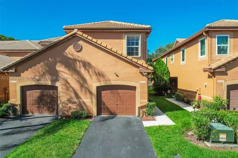 1477 Barcelona Way #6-28, Weston, FL 33327